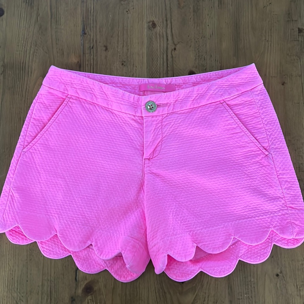 Lilly Pulitzer Buttercup Scallop Hem Shorts NWOT